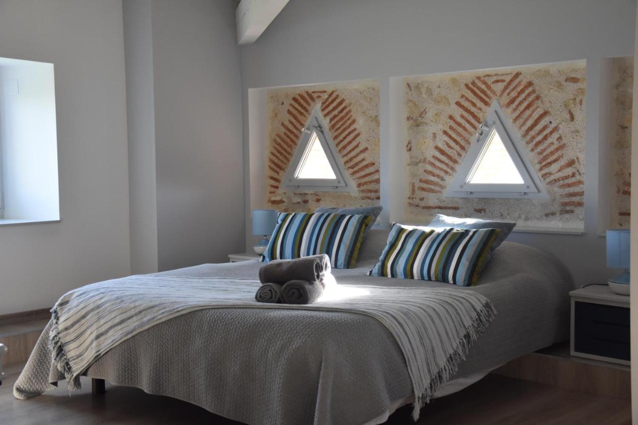 Domaine De Calbiac Bed and Breakfast Dolmayrac Εξωτερικό φωτογραφία