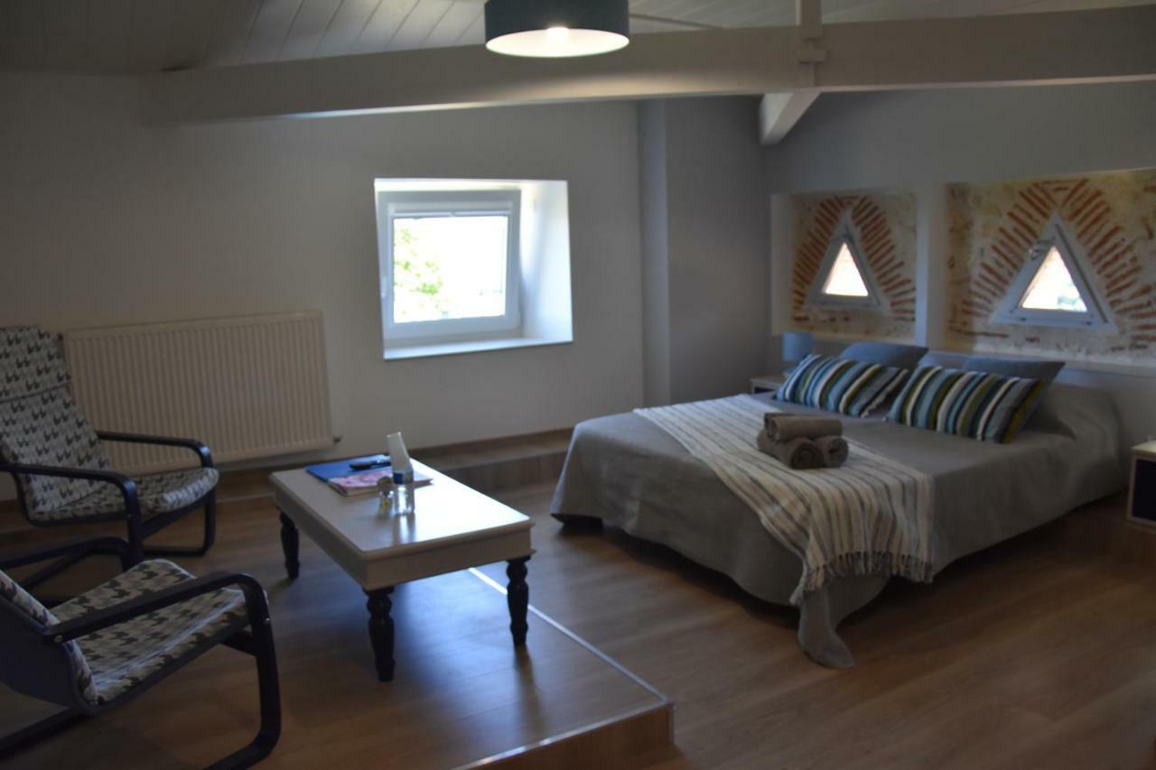 Domaine De Calbiac Bed and Breakfast Dolmayrac Εξωτερικό φωτογραφία